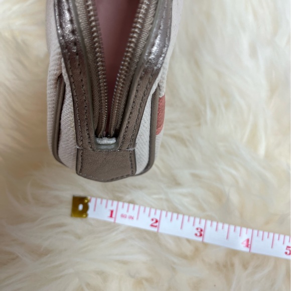 Coach Beach Canvass Cosmetic Bag Beach Shell Retired  Metallic Bronze Trim - Picture 6 of 10